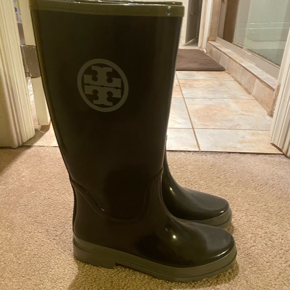 Rain boots